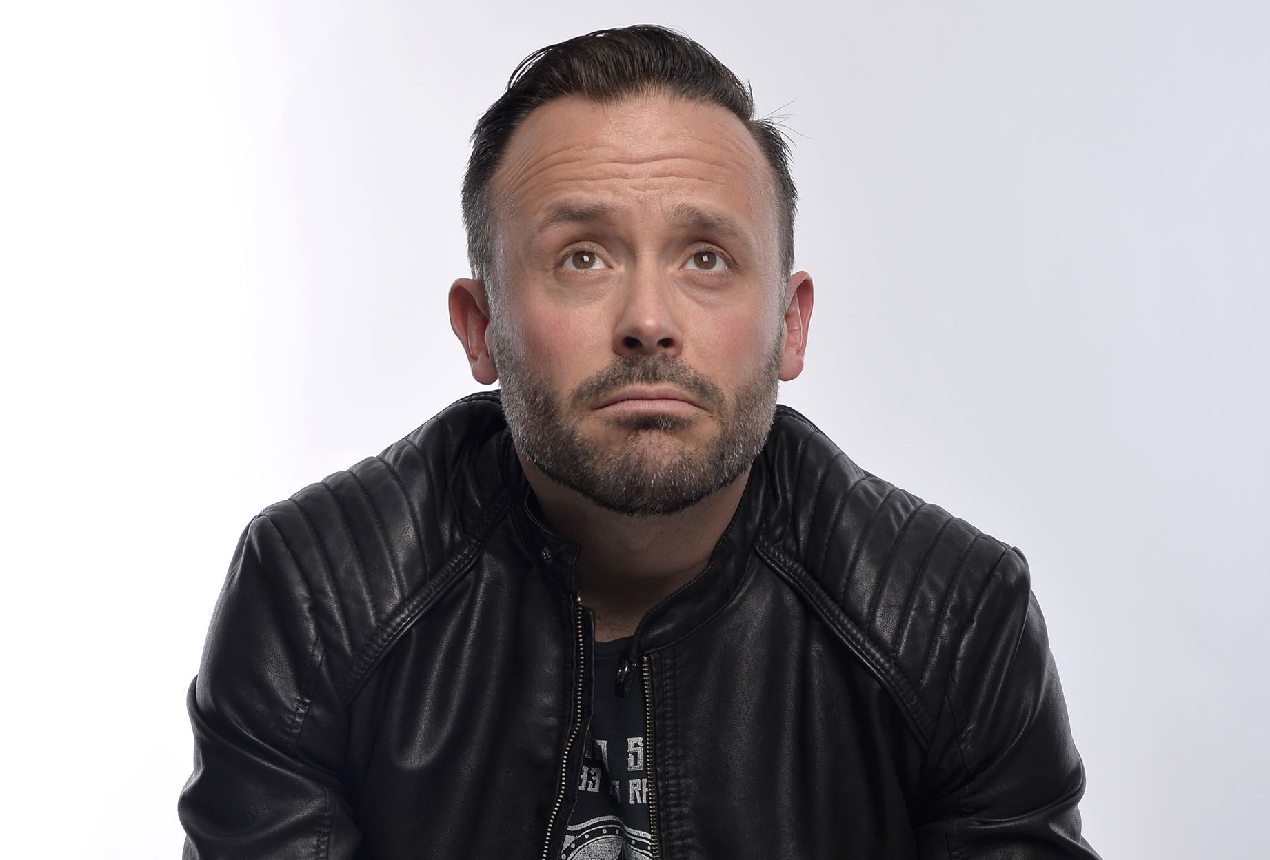Geoff-Norcott-2017-Tour-Photo-Steve-Ullathorne A head and shoulders image of Geoff Norcott