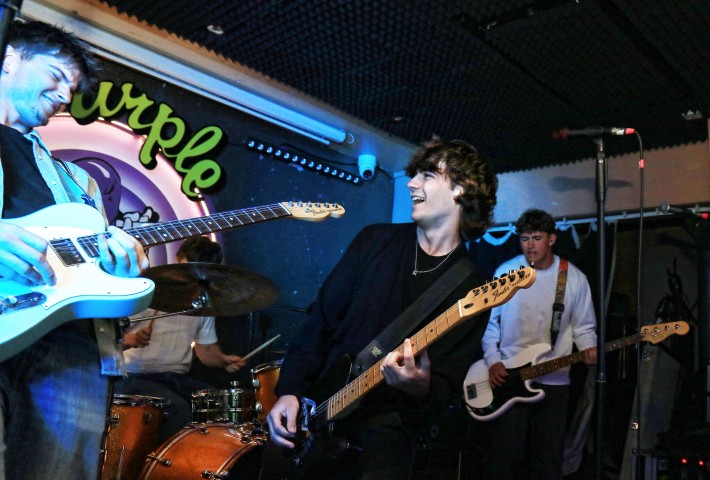 Cheap Suits opened the Grassroots Connect show Pictures: Dijana Capan/DVision Images